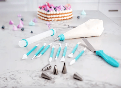 Mondo 19pc Cake Decorating Set