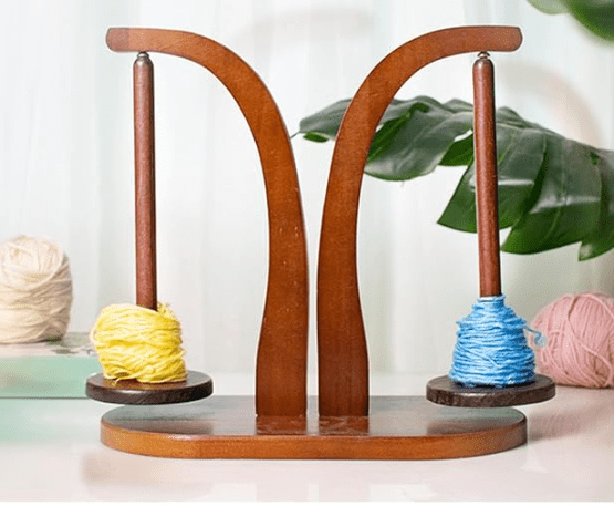 Double Curved Yarn Spinner/Holder with Stable Base