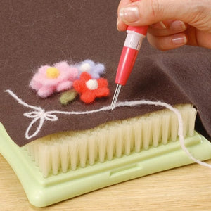 Clover Pen Style Felting Needle Tool