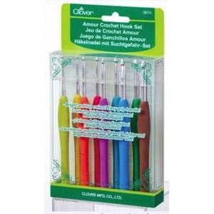 Clover Amour Crochet Hook Set (2 sizes) - CRAFT2U